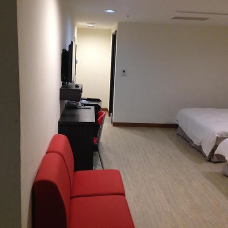 Big Bear Hotel Καοσιούνγκ Εξωτερικό φωτογραφία