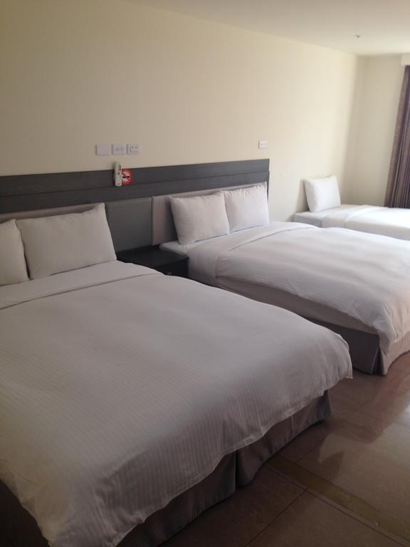 Big Bear Hotel Καοσιούνγκ Εξωτερικό φωτογραφία